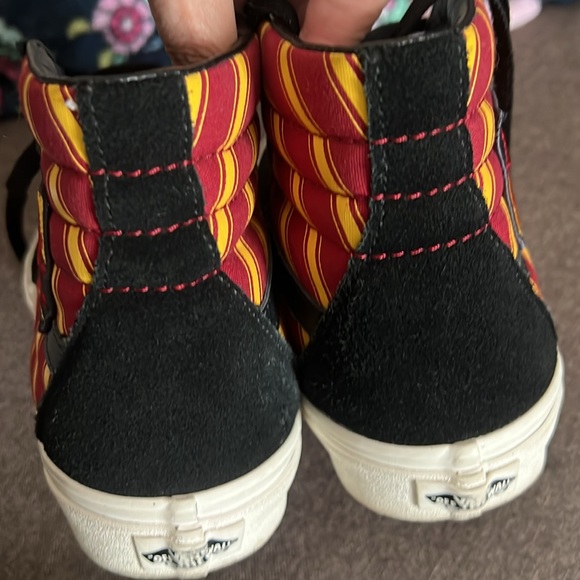 VANS x Harry Potter Gryffindor S8 Hi Top Limited Edition - Picture 9 of 11